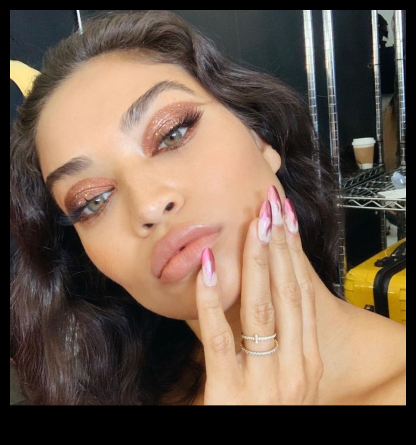 Subtlety and Sparkle A Guide to Eyeshadow and Highlighter Pairing 2 Eyeshadow and Highlighter Pairing: Enhancing Your Features with Precision