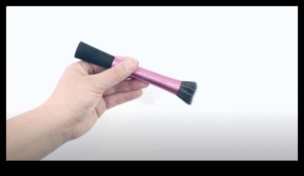 The Art of Brush Stippling Achieving Airbrushed Results with Precision Tools 1