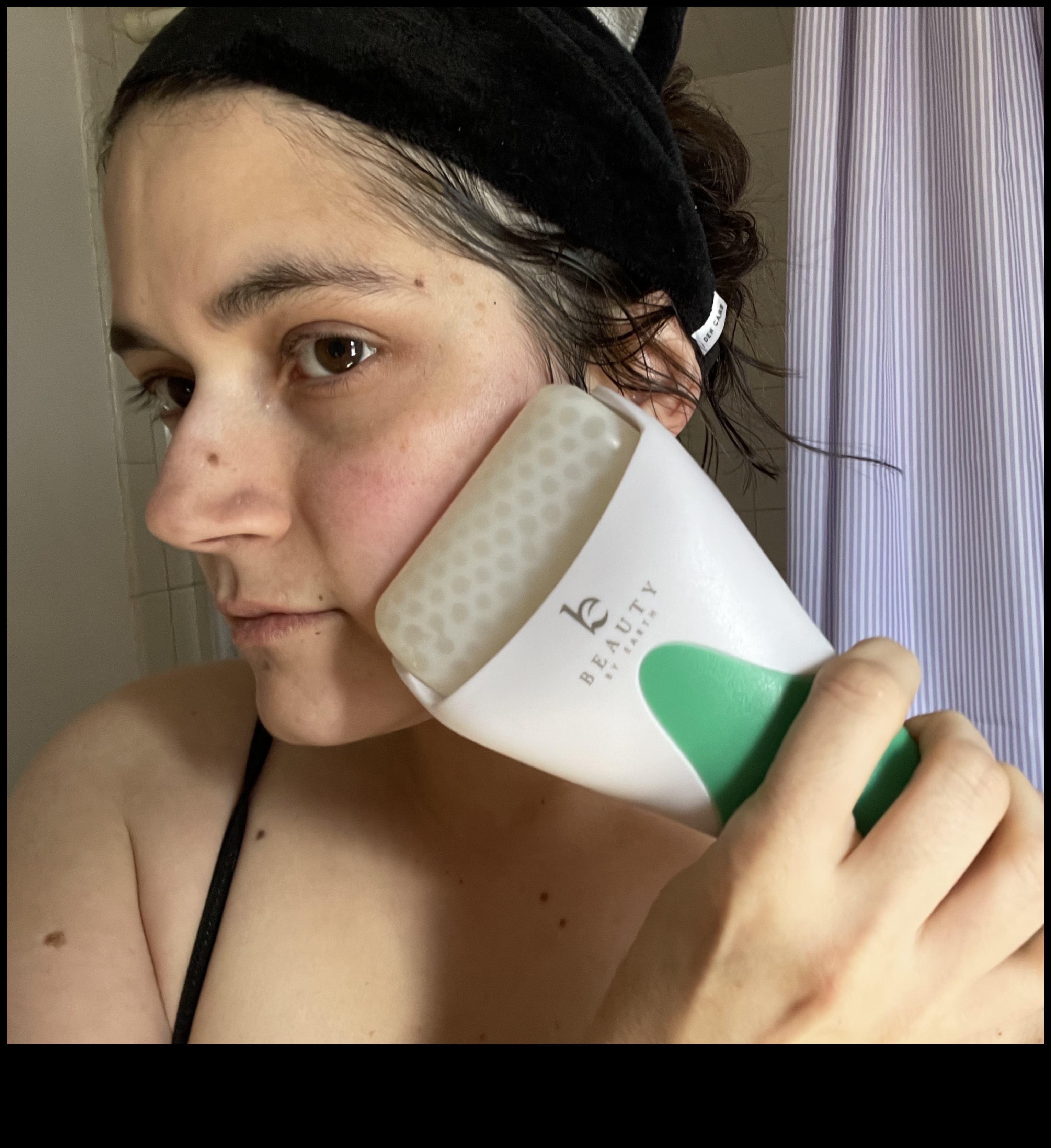 The Art of Ice Rolling: Incorporating Cold Therapy into Your Skincare Routine