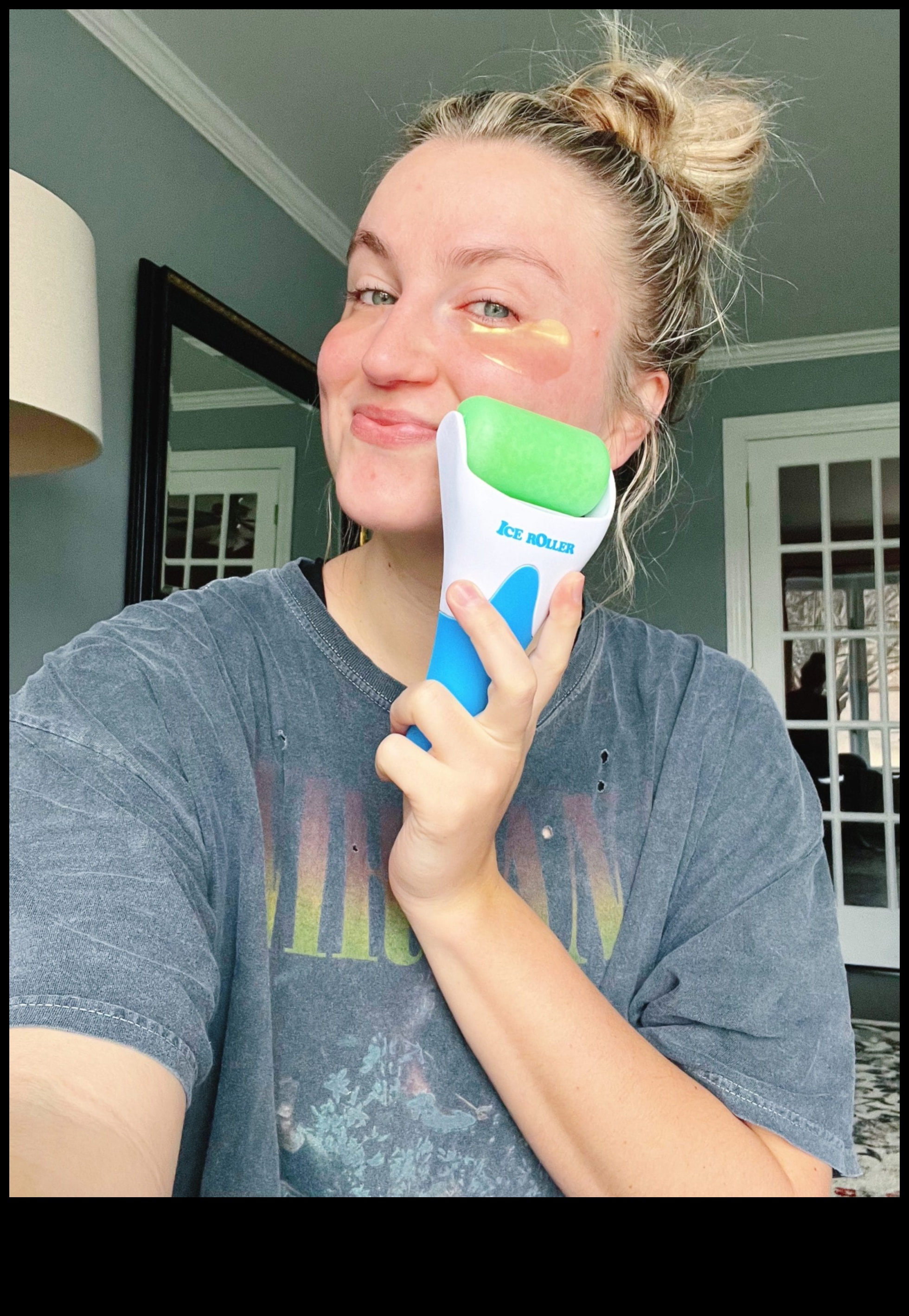 The Art of Ice Rolling: Incorporating Cold Therapy into Your Skincare Routine