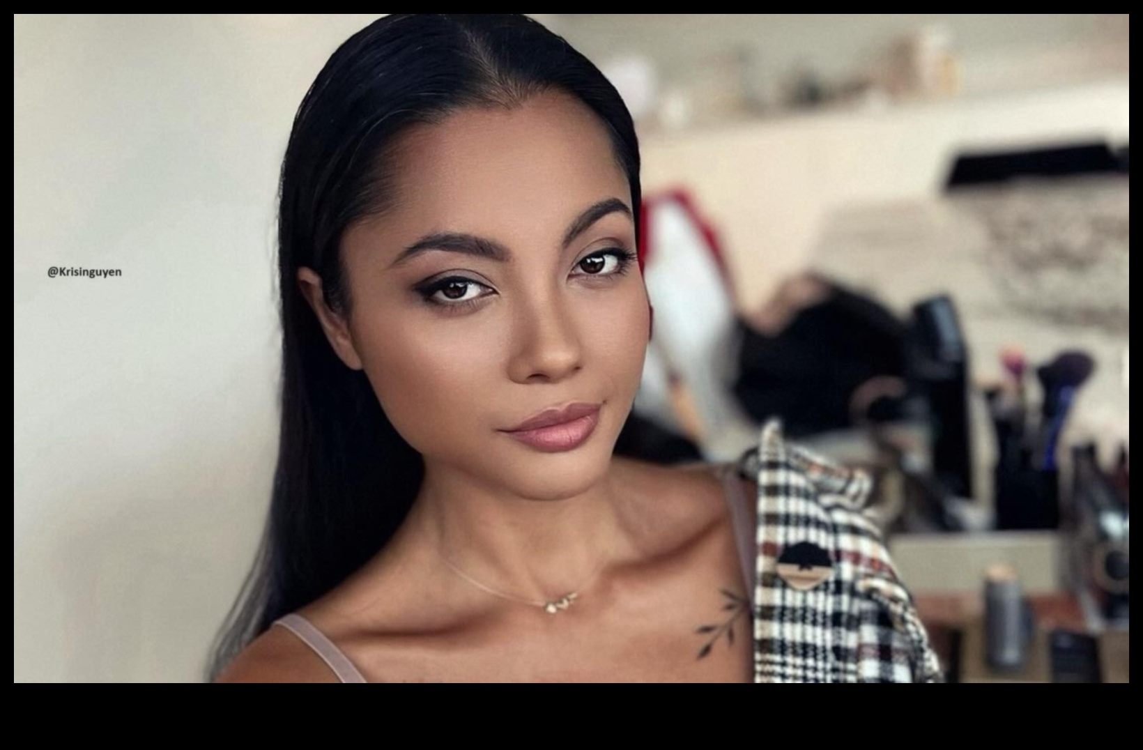 The Art of Subtle Contouring: Enhancing Your Features with Natural Makeup