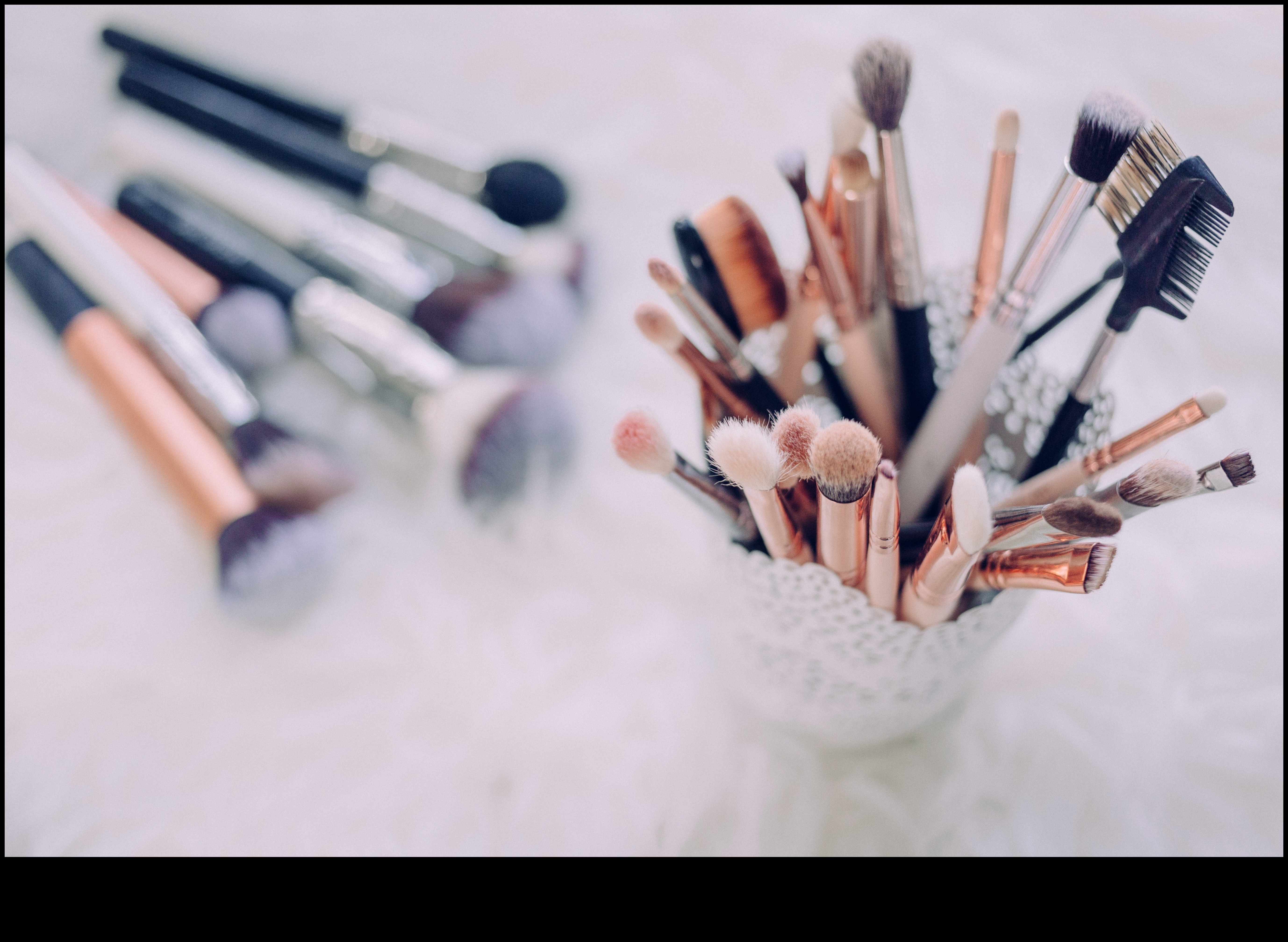 Makeup Tools for Combination Skin: Adapting Your Kit for Balanced Application