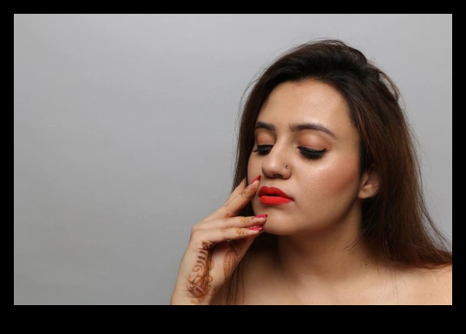 The Impact of Light: Enhancing Your Features with Natural Makeup and Strategic Lighting