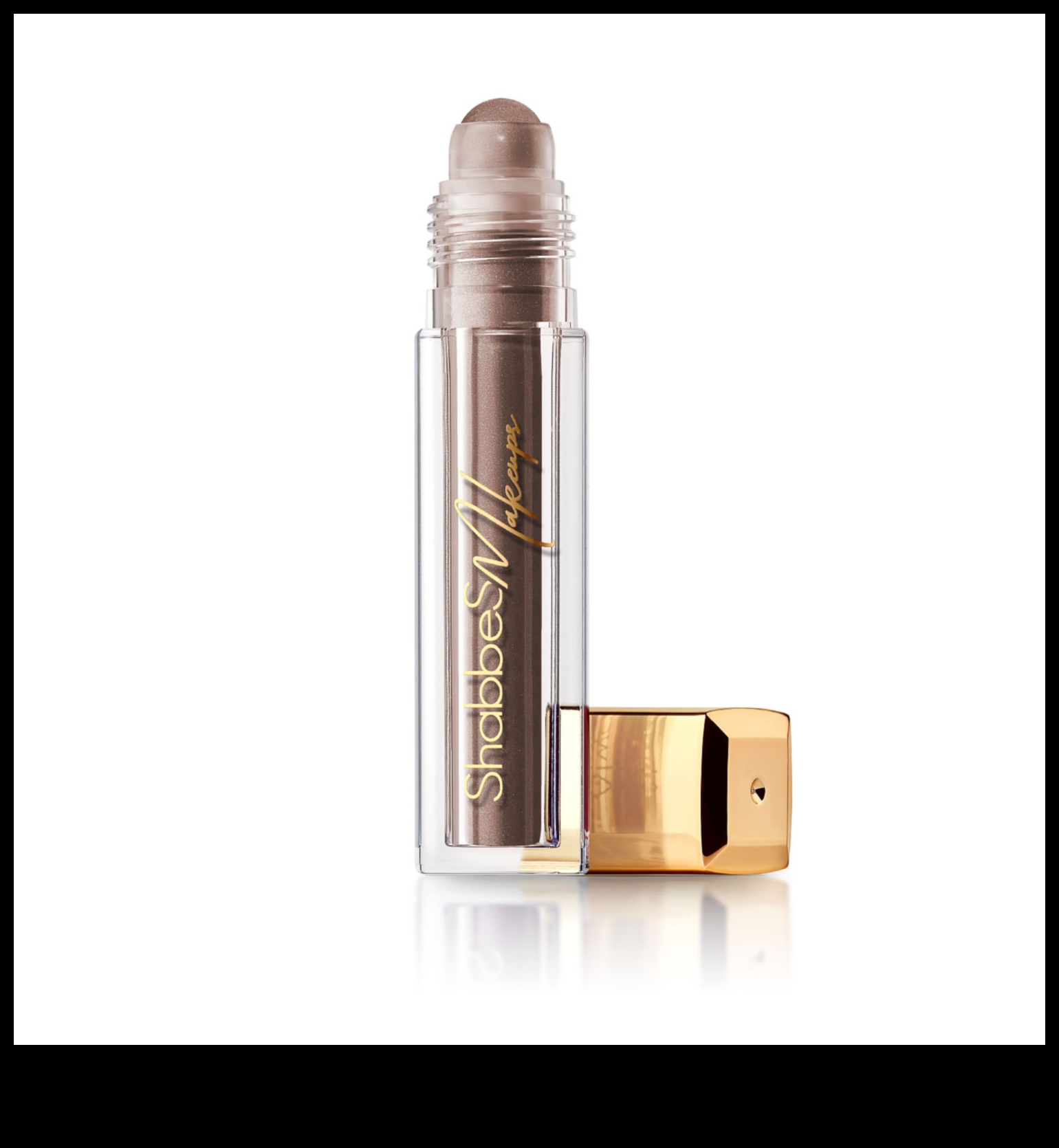 The Power of Metallics: Achieving a Lustrous Finish in Evening Makeup