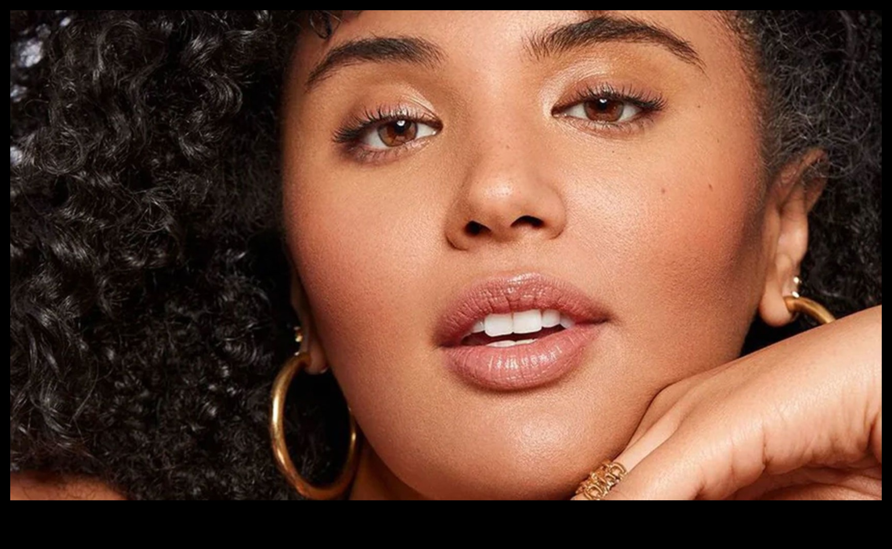 The Power of Neutrals: Achieving a Soft and Natural Look with Bronzer