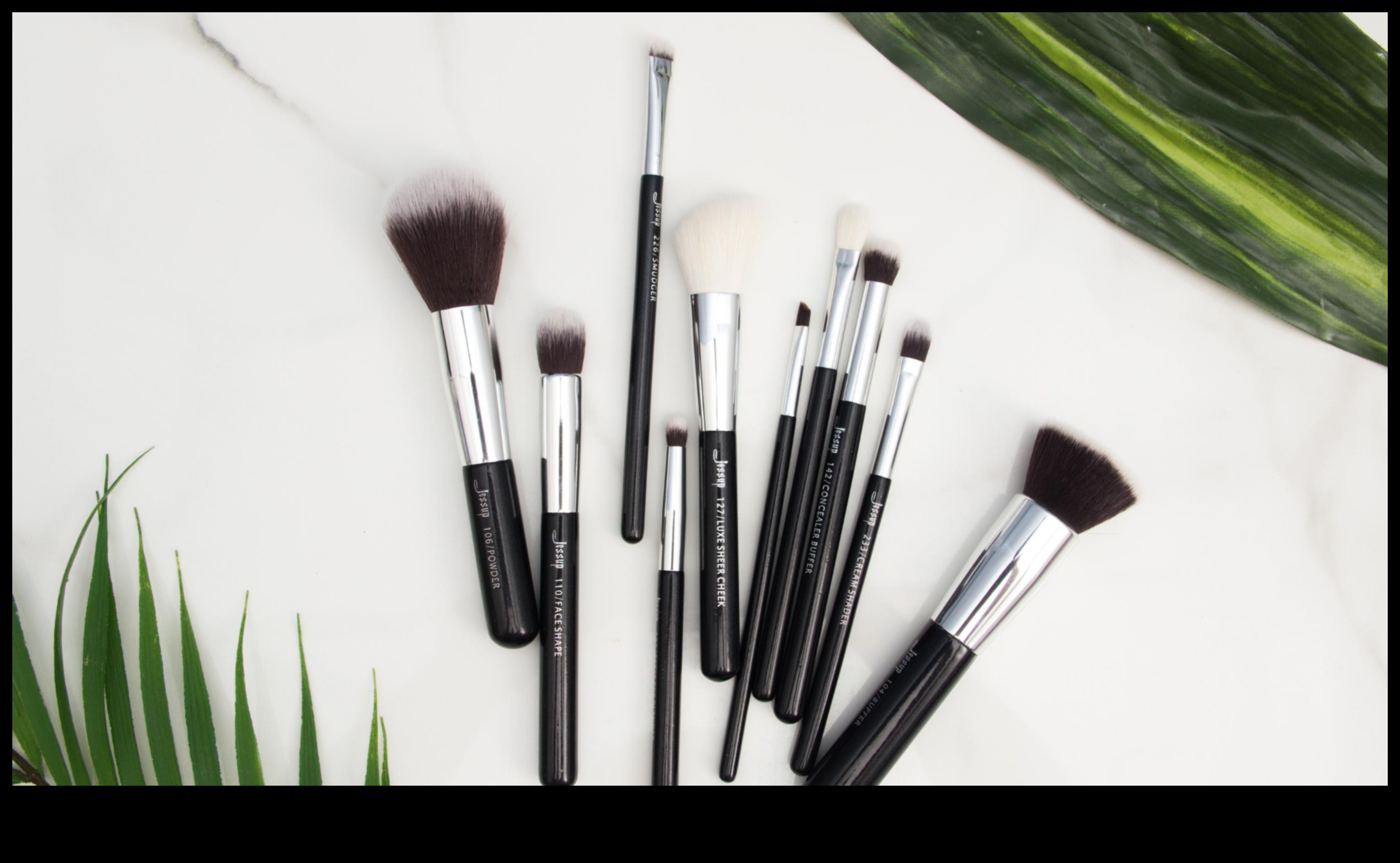 The Connection Between Tool Shape and Makeup Style: Choosing Instruments Wisely