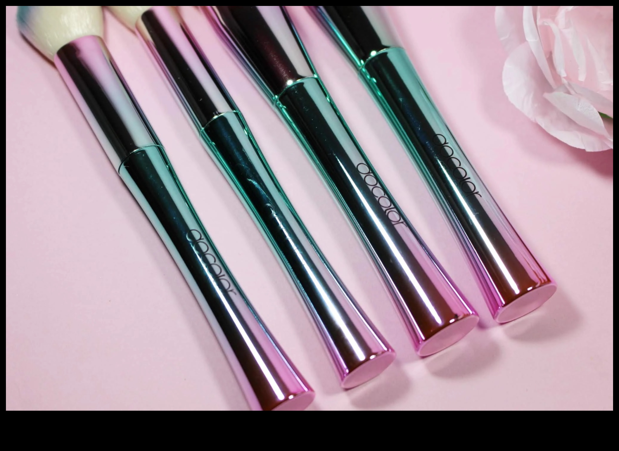 The Science of Brushes Understanding the Anatomy of Quality Makeup Tools 3 The Science of Brushes: Understanding the Anatomy of Quality Makeup Tools