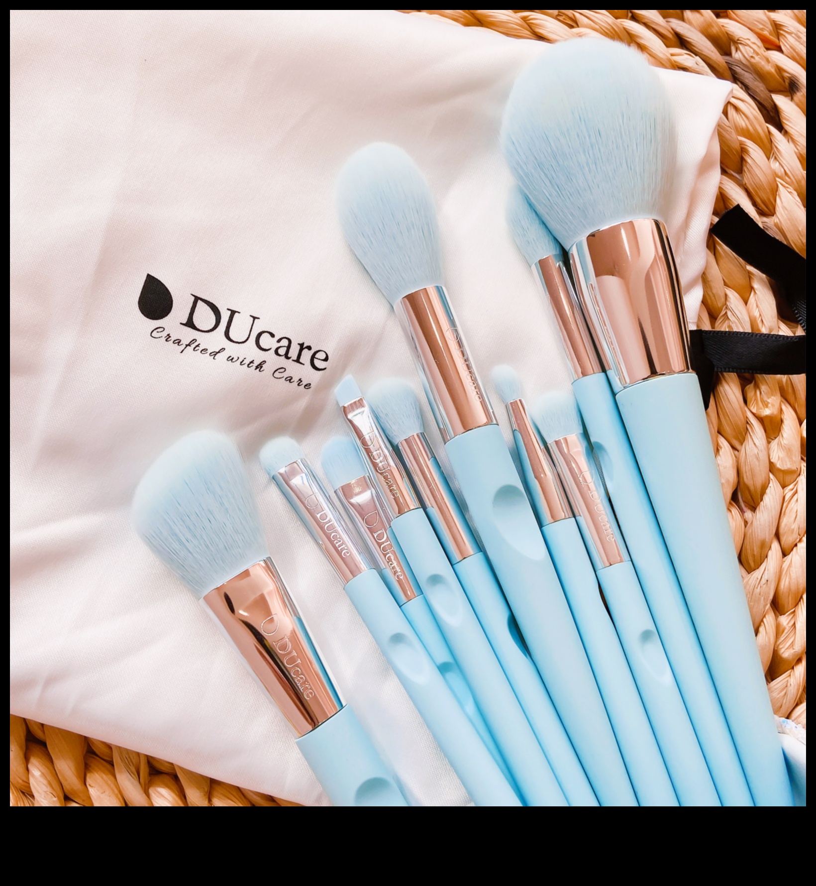 The Science of Brushes Understanding the Anatomy of Quality Makeup Tools 5 The Science of Brushes: Understanding the Anatomy of Quality Makeup Tools