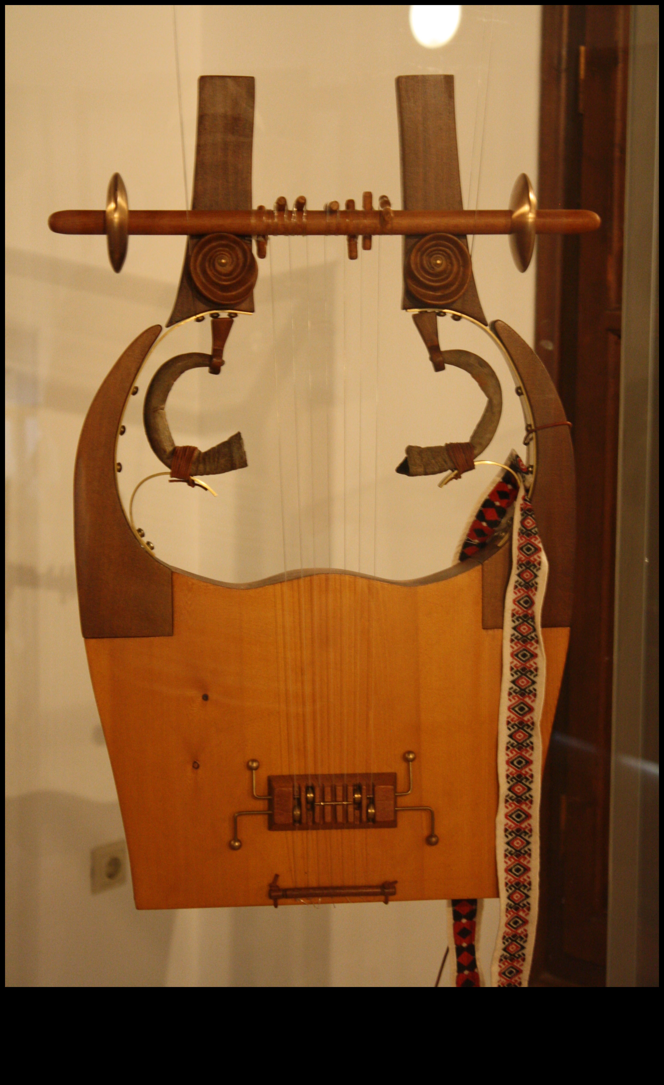 The Sounds of Ancient Greece Hellenic Hymns and Their Musical Instruments 2 Hellenic Hymns: Musical Instruments in Ancient Greece