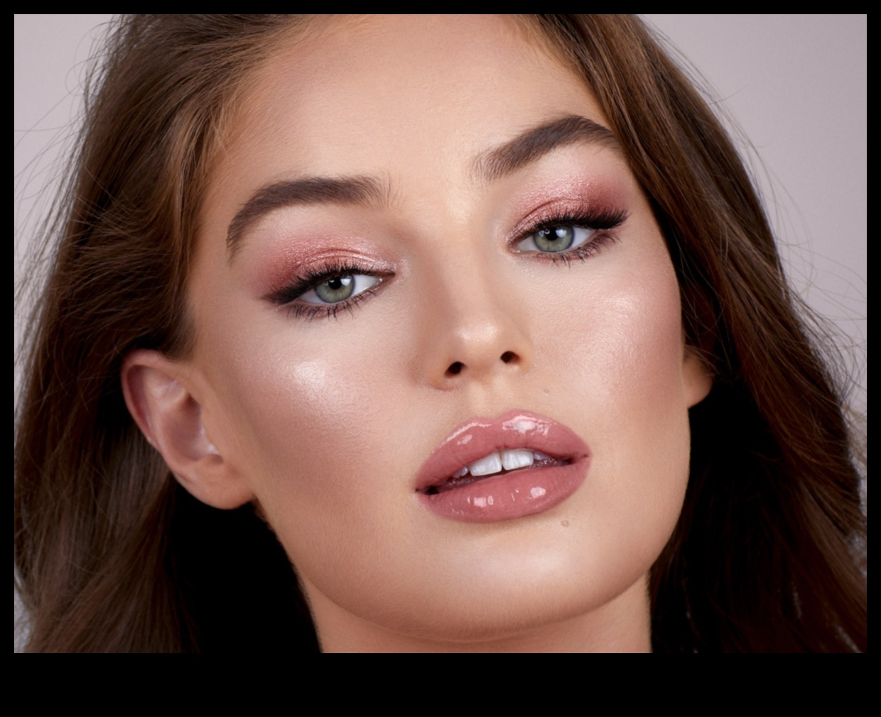 The Ultimate Evening Makeup Checklist: Are You Prepared?