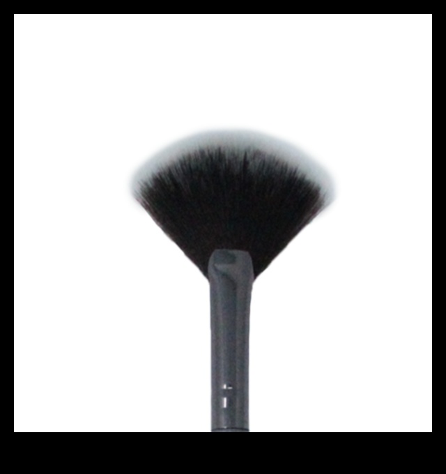 The Versatility of Fan Brushes: Beyond Highlighter, Exploring New Applications
