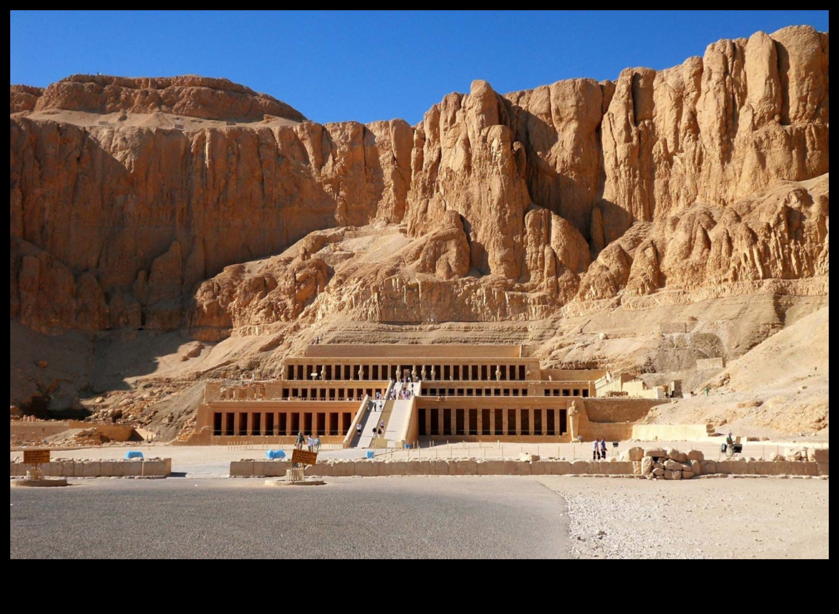 Theban Temples: Architectural Marvels in Egyptian Art