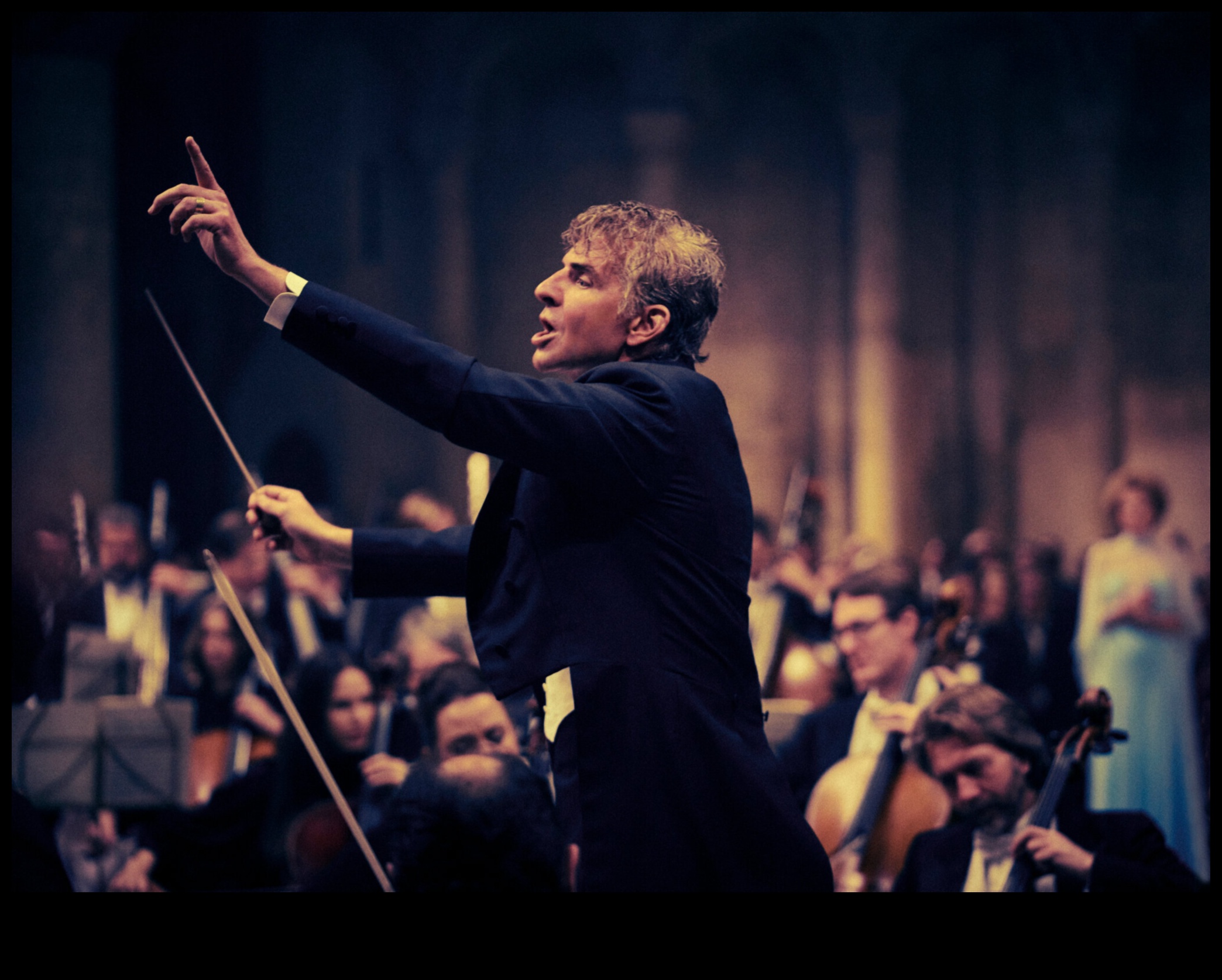 Visual Symphony Learn from the Masters and Take Your Photography to the Next Level 1 Visual Symphony: Dive into Mastery with Expert Photography Education