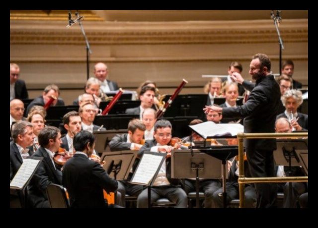 Visual Symphony Learn from the Masters and Take Your Photography to the Next Level 2 Visual Symphony: Dive into Mastery with Expert Photography Education