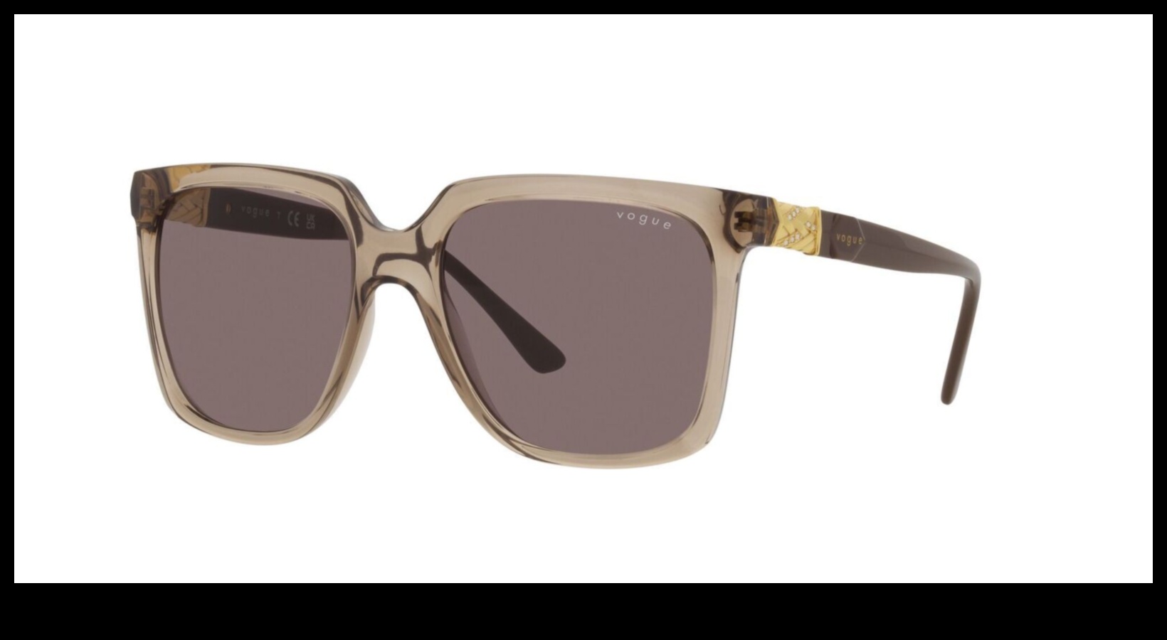 Vogue Visions: Trendsetting Imagery in Timeless Fashion's Captivating Lens