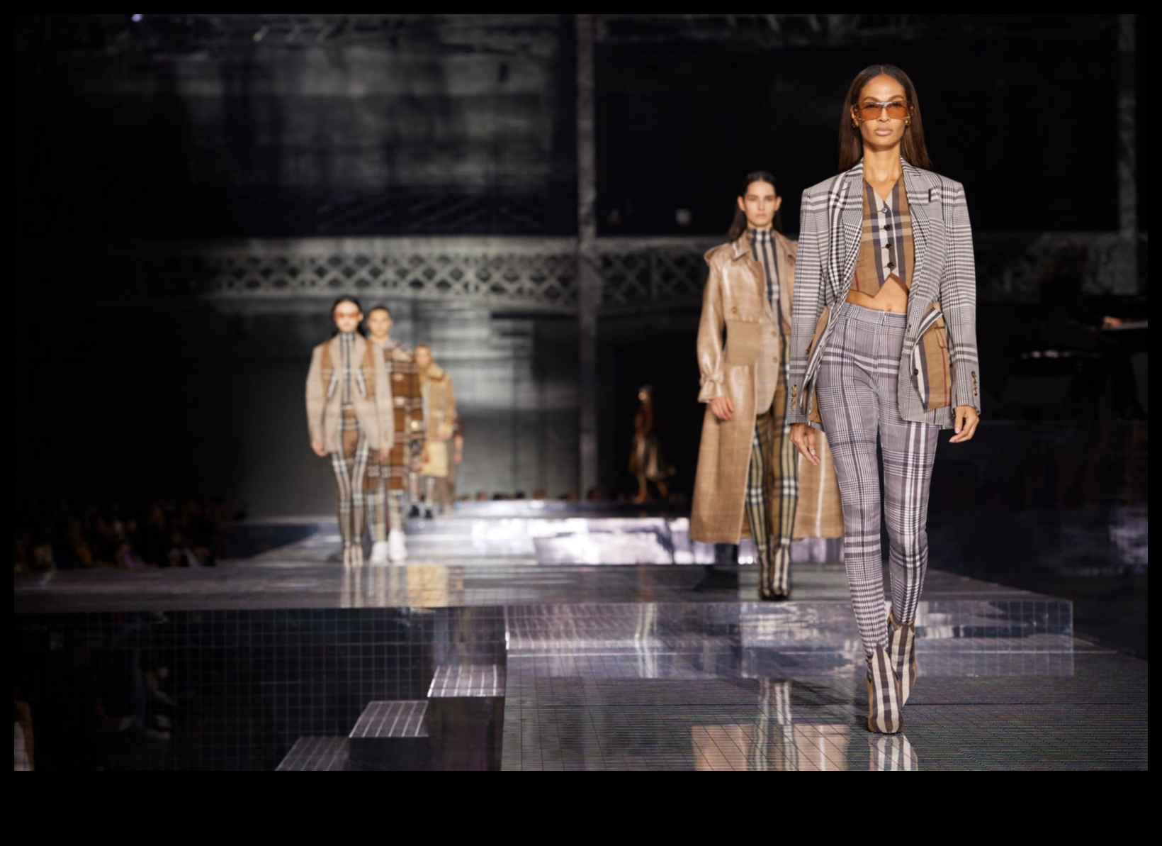 Vogue Visions: Trendsetting Imagery in Fashion Captures