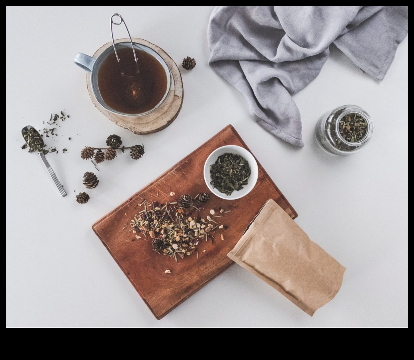 Morning Zen: Starting Your Day Right with Cool Iced Green Tea