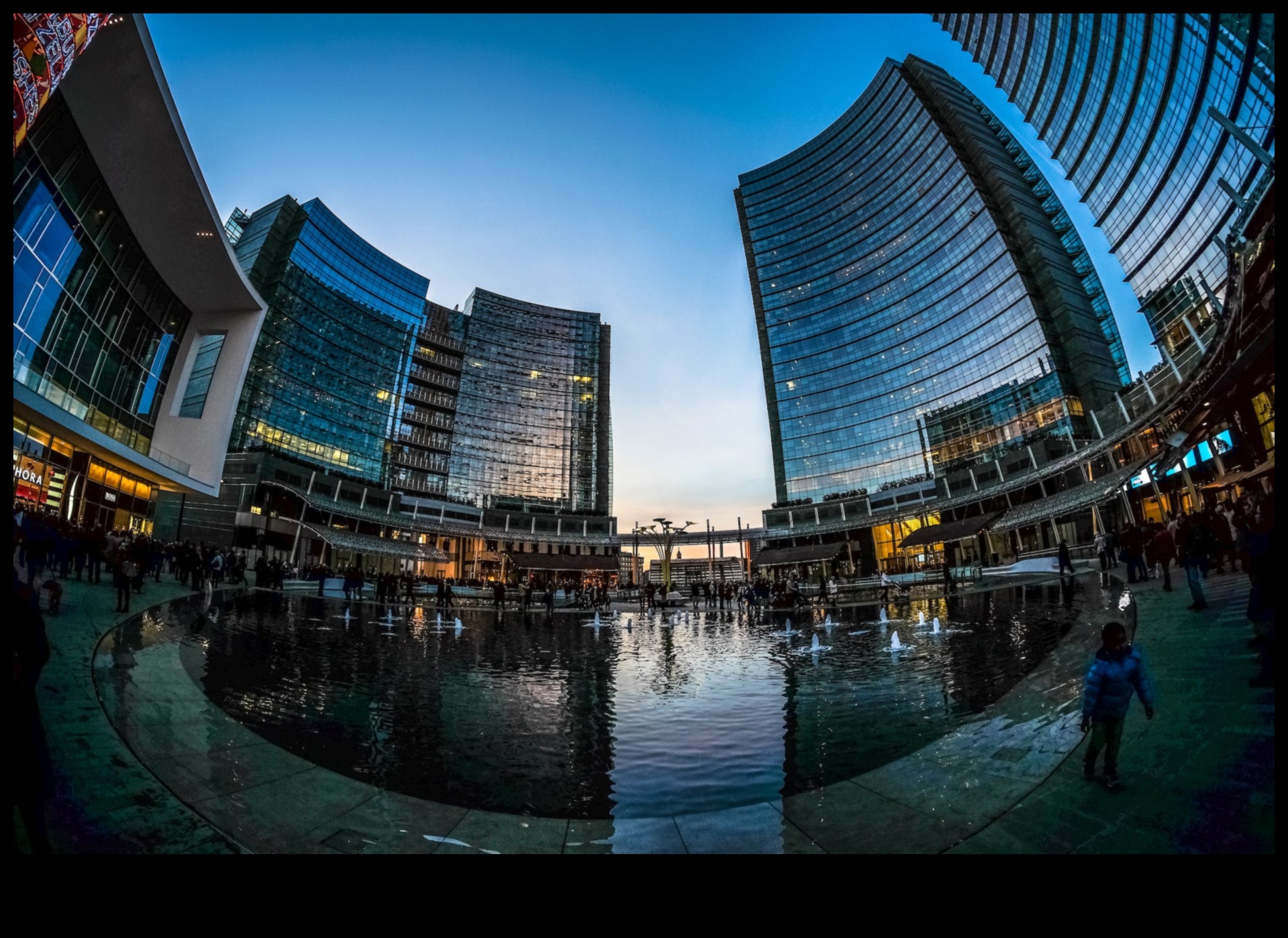 Wide-Angle Wonders: Precision-Crafted Lenses for Every Photography Style