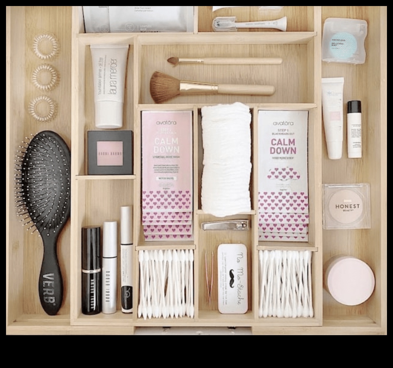Your Makeup Tool Organization Cheat Sheet How to Keep Your Beauty Arsenal Tidy 5 Makeup Tool Organization: Tips for Keeping Your Beauty Arsenal Tidy